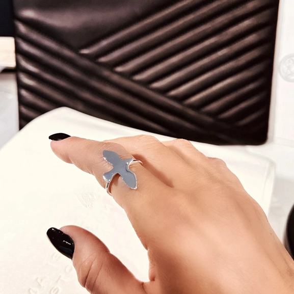 Dove Ring L Silver - Emma Israelsson - Snabb frakt & paketinslagning - Nordic Spectra