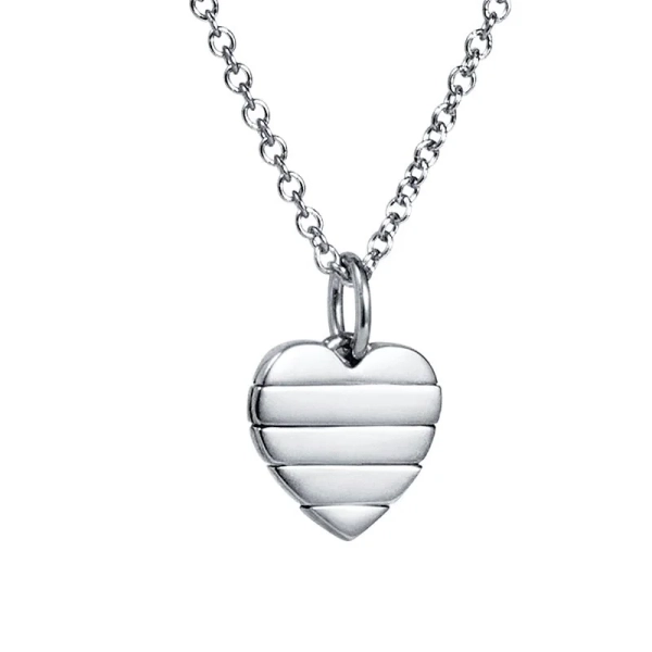 hjärtformat hänge från Efva Attling