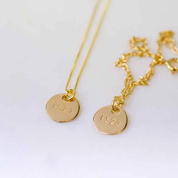 PS23 Coin Bracelet Gold - Emma Israelsson - Snabb frakt & paketinslagning - Nordicspectra.se
