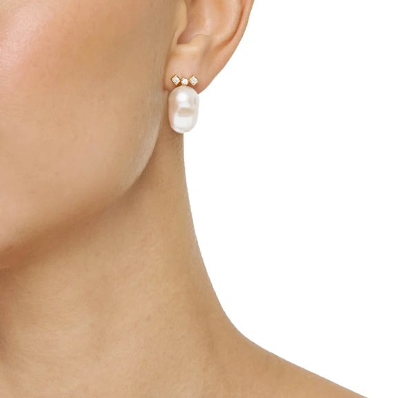 Twinkle & Unique Ear Gold: Örhängen i 18K guld med sex diamanter och barocka sötvattenpärlor