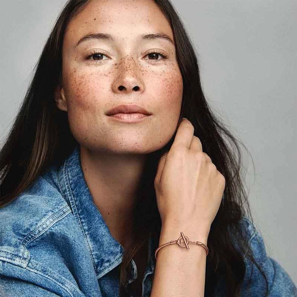 Moments T-stav Ormkedjearmband Rosé - PANDORA - Snabb frakt & paketinslagning - Nordicspectra.se