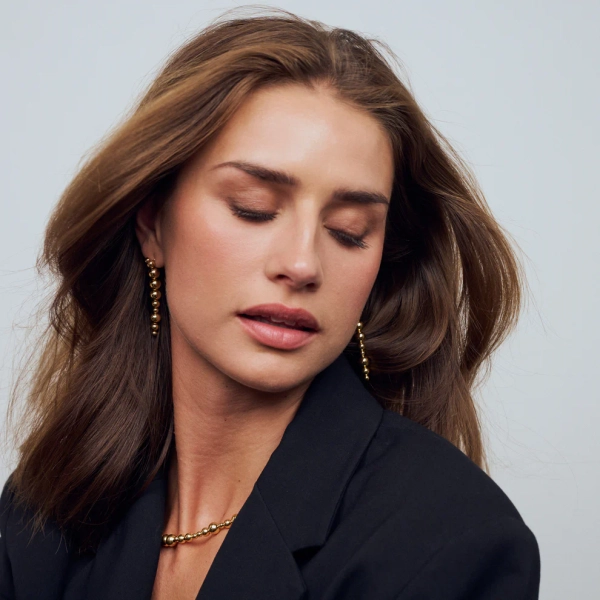 Bormio Lungo Örhängen Guld från Sif Jakobs