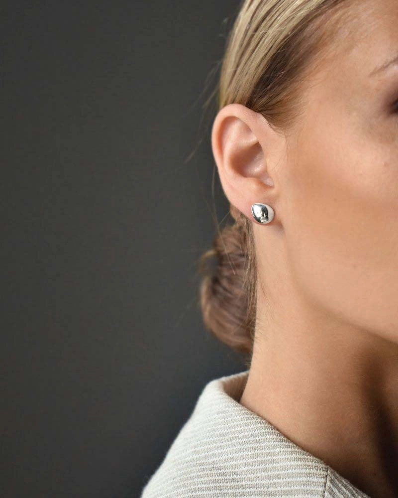 Stardust Studs Polished - Drakenberg Sjölin Örhängen - Snabb frakt & paketinslagning - Nordicspectra.se