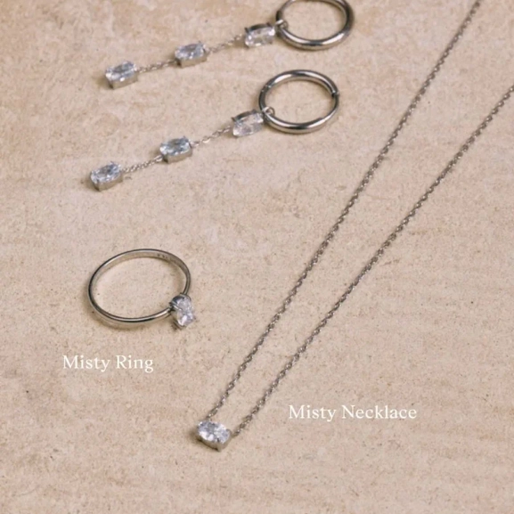 pdp_misty_ring_necklace_hoops_steel_clear_flatlay_2