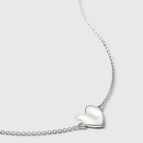 soikea ketju ja säädettävä pituus.