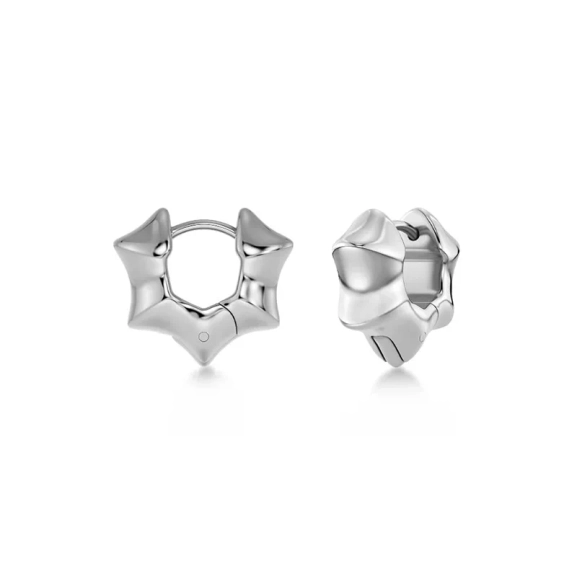 Örhängen i polerat rostfritt stål med bambuinspirerat mönster