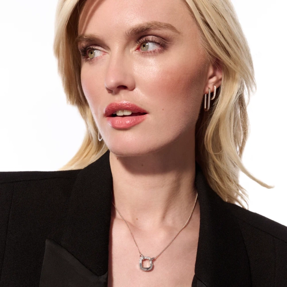 Capizzi Pianura Medio Örhängen i elegant silver från Sif Jakobs