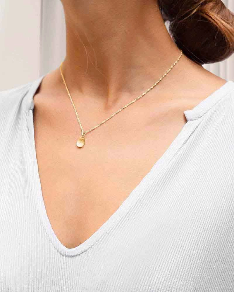 Leaf Drop Necklace Gold - Drakenberg Sjölin Halsband - Snabb frakt & paketinslagning - Nordicspectra.se
