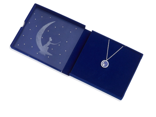 Limited Edition - Efva In The Sky Pendant - Efva Attling - Suuri valikoima & ilmainen lahjapaketointi - Nordicspectra.fi