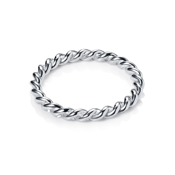 Wrapped Ring i silver från Efva Attling med en virad design som ger en organisk känsla och subtil textur