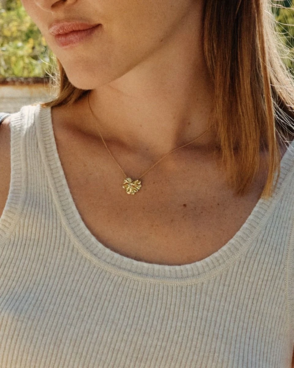 stiliserat blomblad från Edblads Gerana-serie.