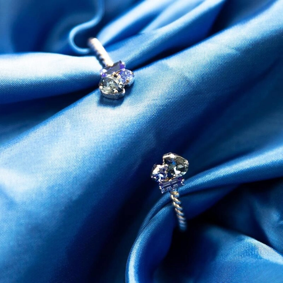 Isa Bracelet Rhodium Blue Combo - Caroline Svedbom - Snabb frakt & paketinslagning - Nordicspectra.se