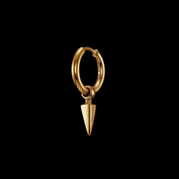 Tiny Poison Arrow Earring Gold - Maria Nilsdotter - 1-2 dagars leverans - Nordic Spectra