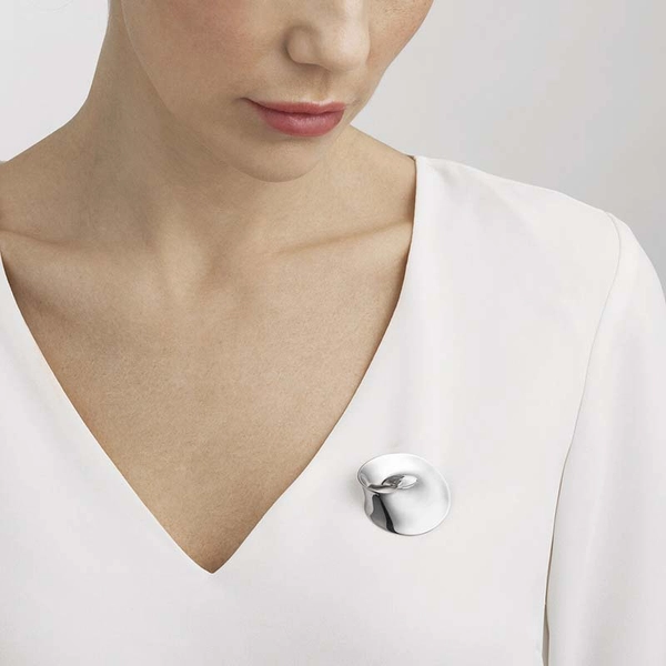 Möbius Brosch - Georg Jensen - Snabb frakt & paketinslagning - Nordicspectra.se