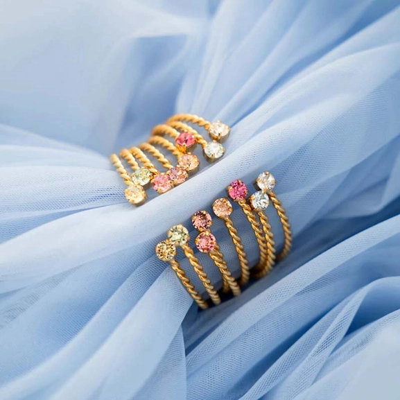 Mini Twisted Bracelet Gold Rose - Caroline Svedbom - Snabb frakt & paketinslagning - Nordicspectra.se