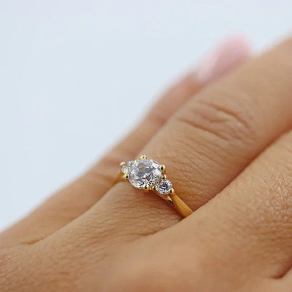 Eterna 18 Guld - Vigsel- & förlovningsringar - Schalins - Fri storleksändring* - Nordic Spectra