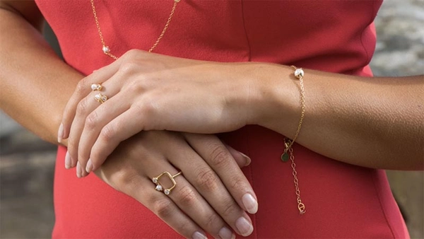 Pearl Chain Bracelet Gold -CU Jewellery - Snabb frakt & paketinslagning - Nordicspectra.se