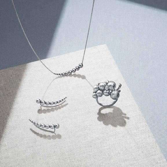 Moonlight Grapes Hängsmycke - Georg Jensen halsband - Snabb frakt & paketinslagning - Nordicspectra.se