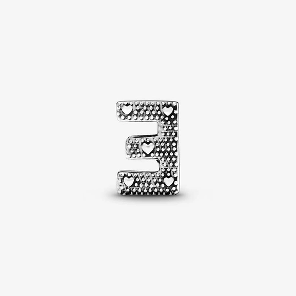 Letter E Alphabet Hela - PANDORA - Suuri valikoima & ilmainen lahjapaketointi - Nordicspectra.fi