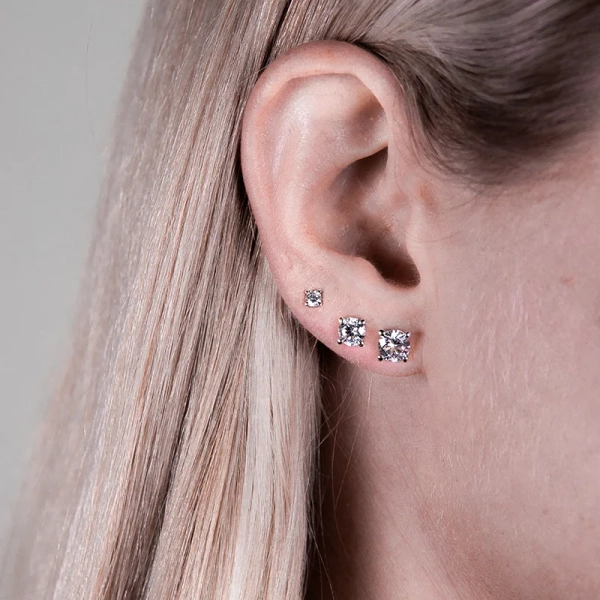 Aure 14 D Örhängen Guld - Schalins - Smycken för de speciella tillfällena - Nordic Spectra