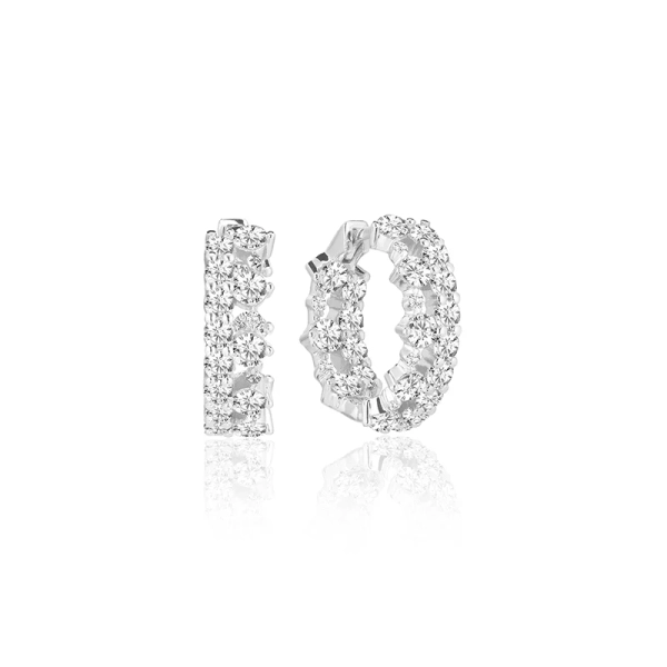 Livigno Creolo Piccolo Örhängen i silver med gnistrande Cubic Zirconia-stenar från Sif Jakobs Livigno-kollektion.