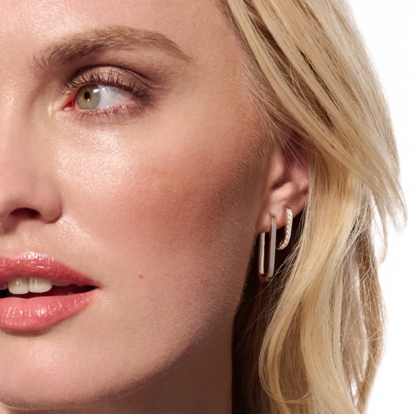 Capizzi Pianura Medio Örhängen i elegant silver från Sif Jakobs