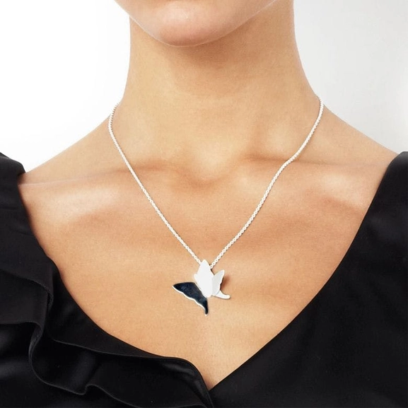 Miss Butterfly Pendant - Efva Attling - Suuri valikoima & ilmainen lahjapaketointi - Nordicspectra.fi