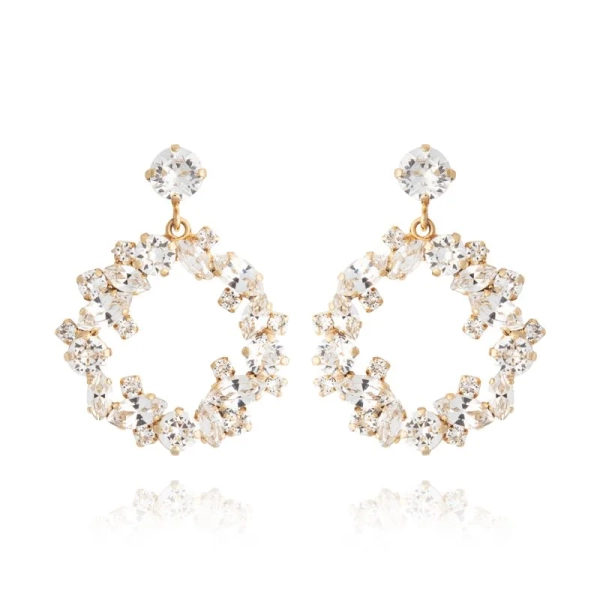Circle Of Love Earrings i guldpläterad mässing med gnistrande kristaller