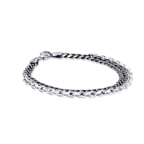 5 mm von Efva Attling vermittelt ein kraftvolles und selbstbewusstes Gefühl.