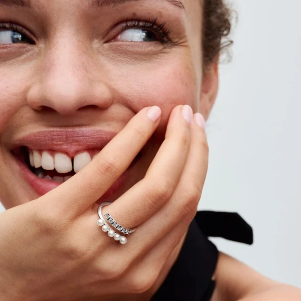Behandelte Süßwasserzuchtperlen & Pavé Offener Ring - PANDORA - Nordic Spectra
