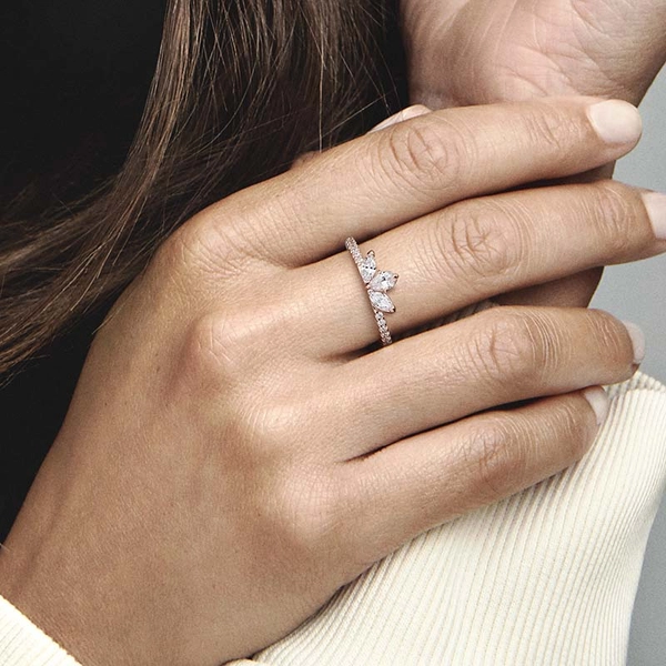 Pandora Timeless Wish Floating Pavé Ring - PANDORA - Suuri valikoima & ilmainen lahjapaketointi - Nordicspectra.fi