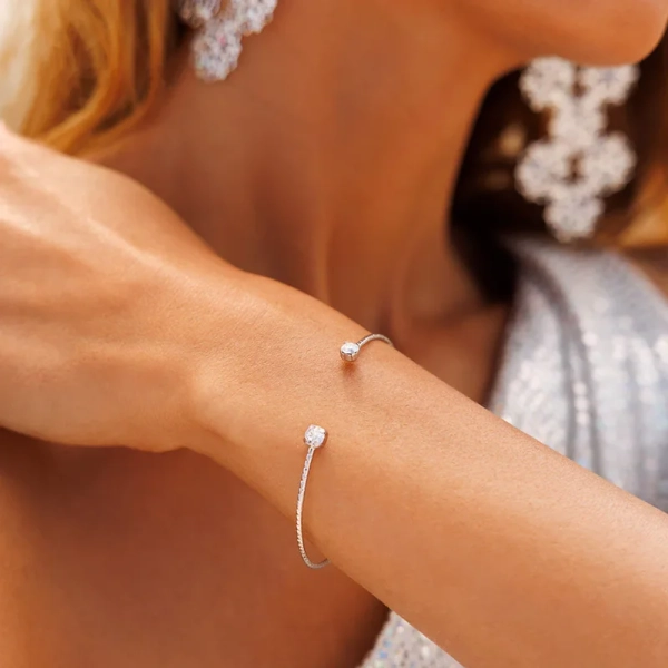 Evita Stud Bracelet Gold Crystal - Caroline Svedbom - Snabb frakt & paketinslagning - Nordic Spectra