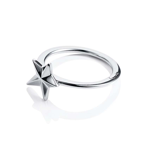 Catch A Falling Star Ring - Efva Attling - Suuri valikoima & ilmainen lahjapaketointi - Nordicspectra.fi