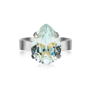 Caroline Svedbomin rodinoitu sormus