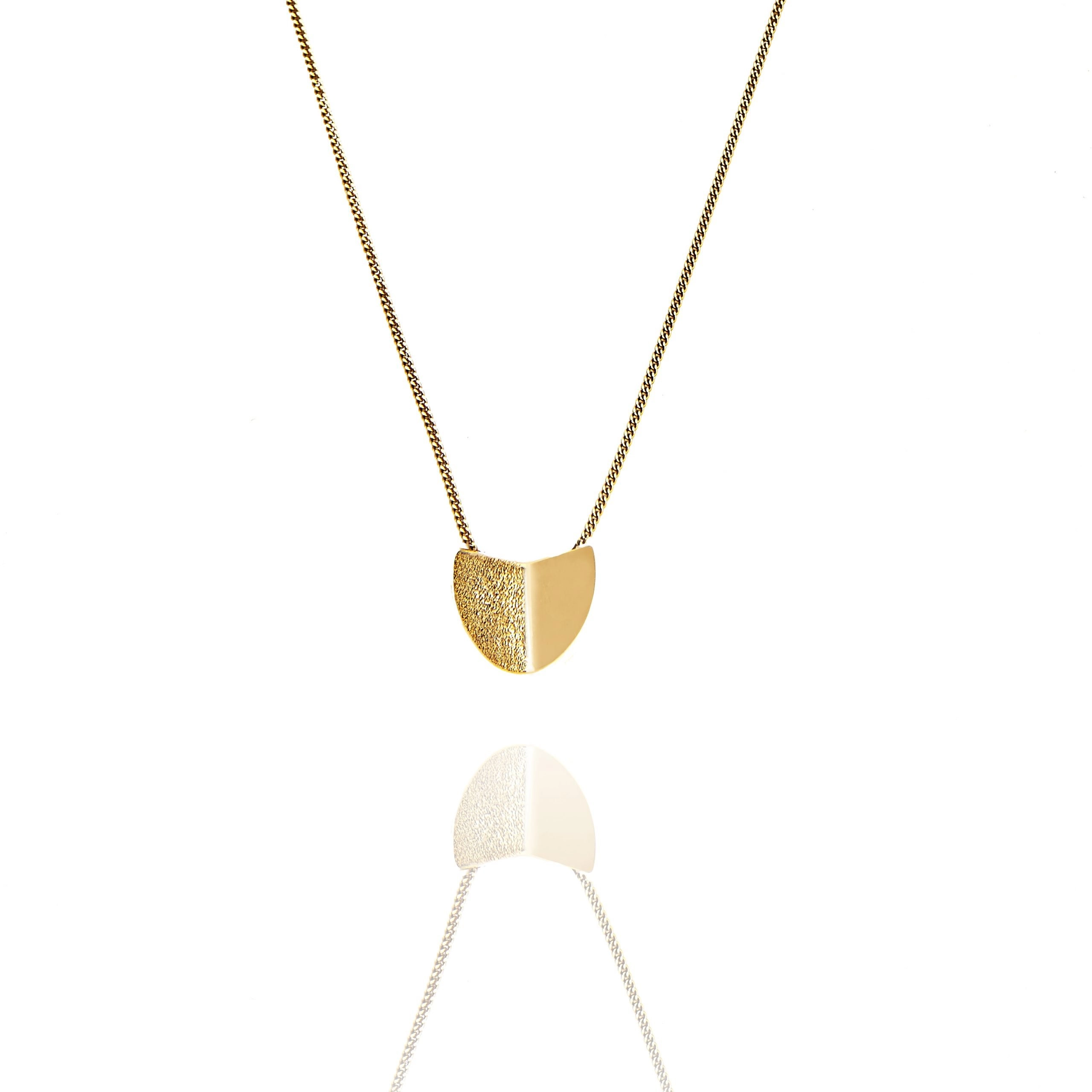 CU Jewellery - Roof Big Pendant Necklace Gold