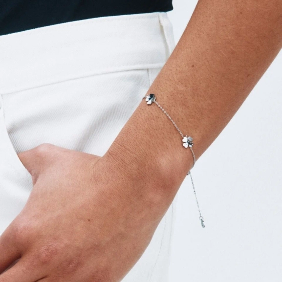 inspirerat av klassisk fyrklöverdesign.