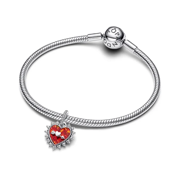 umgeben von klarem Zirkonia. Mit Gravur „Follow your heart“. Ideal für Armbänder oder Halsketten.