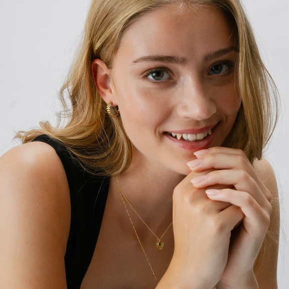 Layers Olivia Hoops Gold - Syster P - Snabb leverans & Gratis paketinslagning - Nordic Spectra