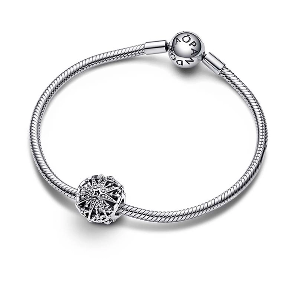 Celestial Snowflake Charm - PANDORA - Snabb frakt & paketinslagning - Nordicspectra.se