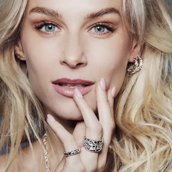 Dot Dew Ring Gold - Emma Israelsson - Snabb frakt & paketinslagning - Nordic Spectra