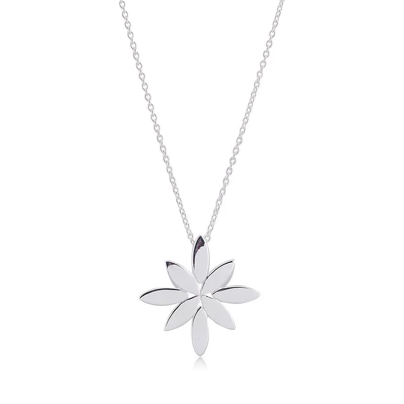Carolina Gynning - Ellipse Flower Halsband