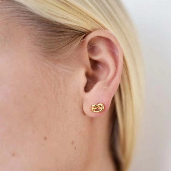 Knot Studs Gold - Sophie By Sophie - Snabb frakt & paketinslagning - Nordicspectra.se