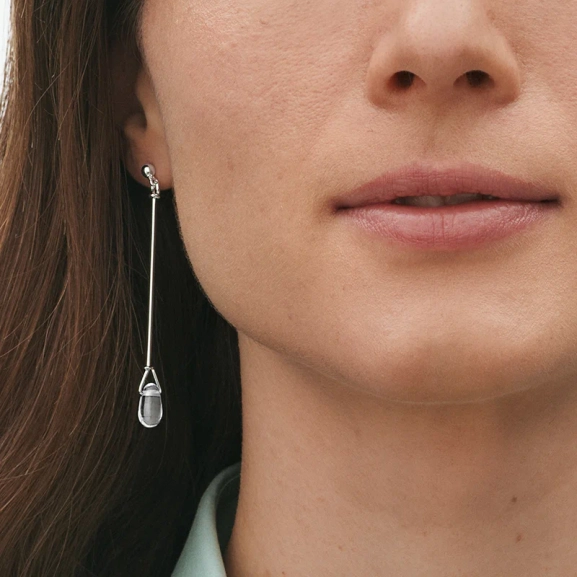 SS25_ECOM_ON-MODEL_VIVIANNA_EARRING_20001652_Close-ups