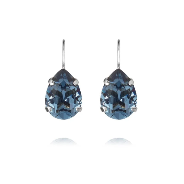 Mini Drop Clasp Earrings i rhodium med denimblå kristaller