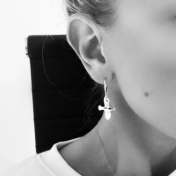 Dove Hoop L Silver - Emma Israelsson - Snabb frakt & paketinslagning - Nordic Spectra