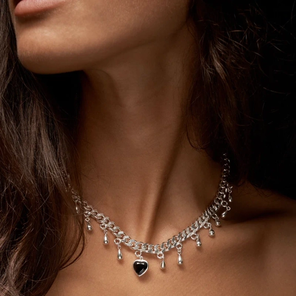 Drop of Heart Necklace Red Garnet - Maria Nilsdotter - 1-2 dagars leverans - Nordic Spectra
