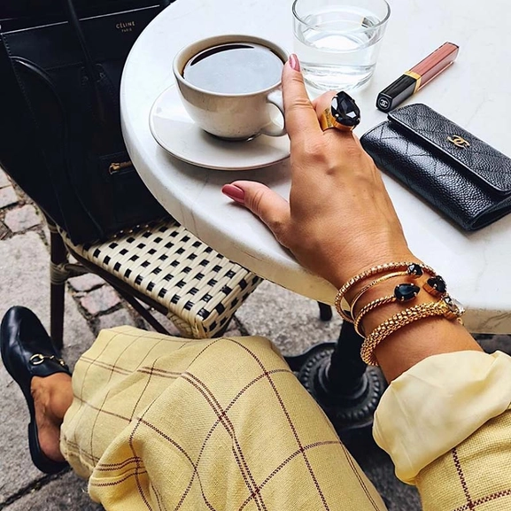 Mini Drop Bracelet Gold Graphite - Caroline Svedbom - Snabb frakt & paketinslagning - Nordicspectra.se