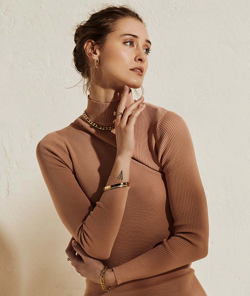 SASHA Kort Halsband Guld - Astrid & Agnes - Snabb frakt & paketinslagning - Nordicspectra.se