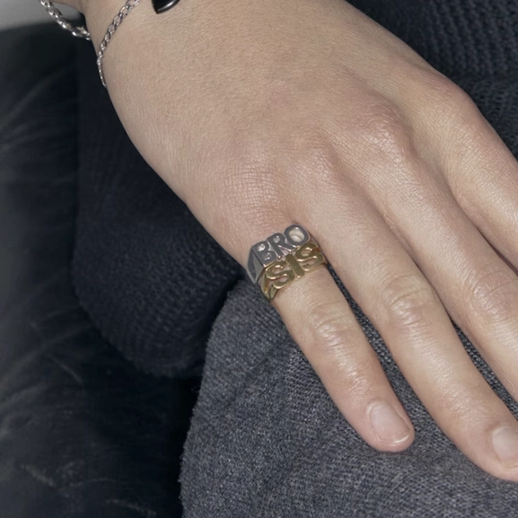 Sis Ring Gold - Maria Black - Snabb frakt & paketinslagning - Nordic Spectra