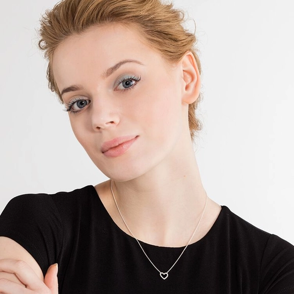 Glittrande Hjärta Halsband - Thomas Sabo halsband - Snabb frakt & paketinslagning - Nordicspectra.se